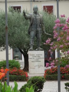 Dieser pathetische Stil des Denkmals für den Partisanenführer Akim Rakovic in Porec ist seltener anzutreffen.